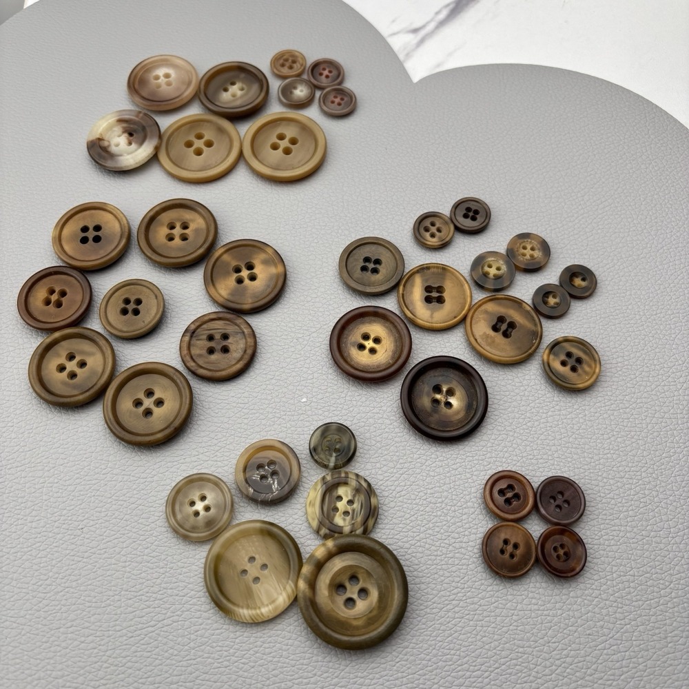 Vintage Horn-Style Buttons‎ Lot • Marbled Brown Beige Casein & Celluloid Mix 40+